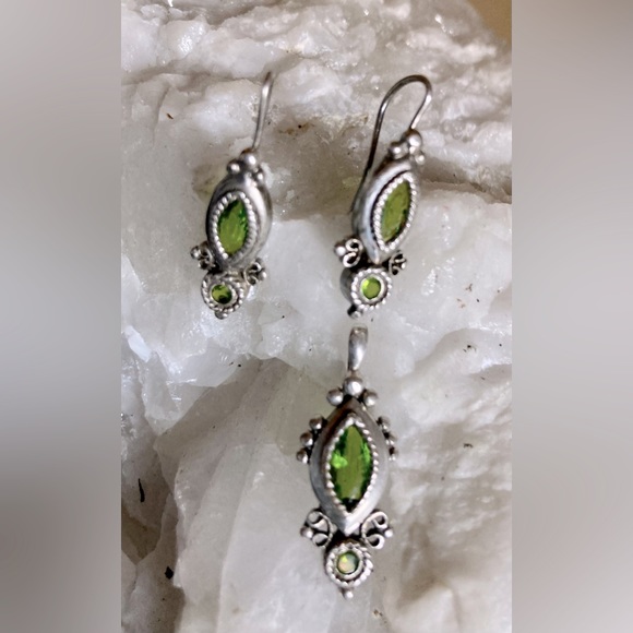 Silver Pendant with matching earrings Vintage - Picture 2 of 5